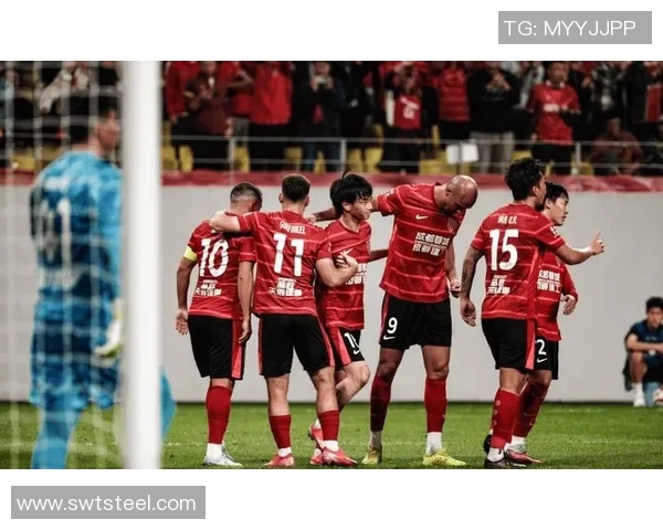 中超精彩对决深圳队迎战强敌全力争胜展现球队实力